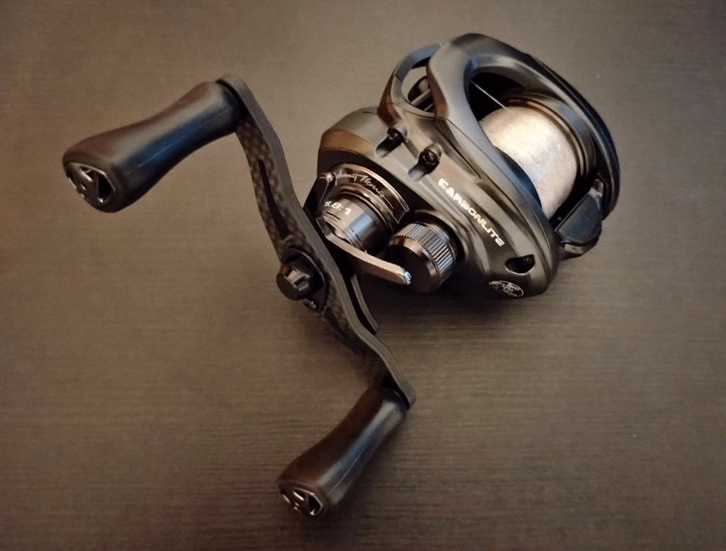 an image of the johnny morris carbonlite tech baitcast reel