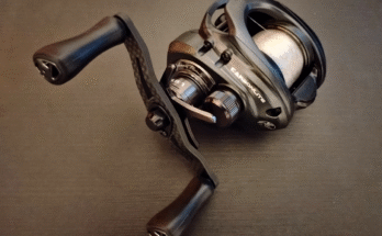 an image of the johnny morris carbonlite tech baitcast reel